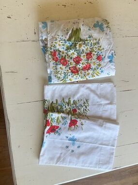 Vintage Morgan Jones Bonnie Bouquet red poppies fitted sheet & pillowcases